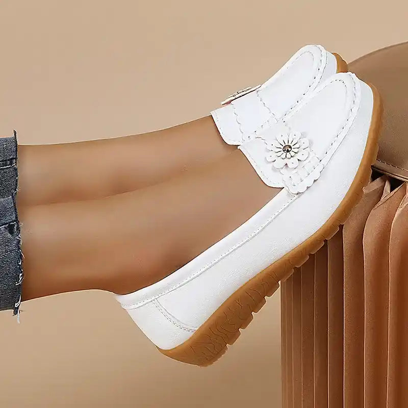 Women's soft sole comfortable leather shoes
