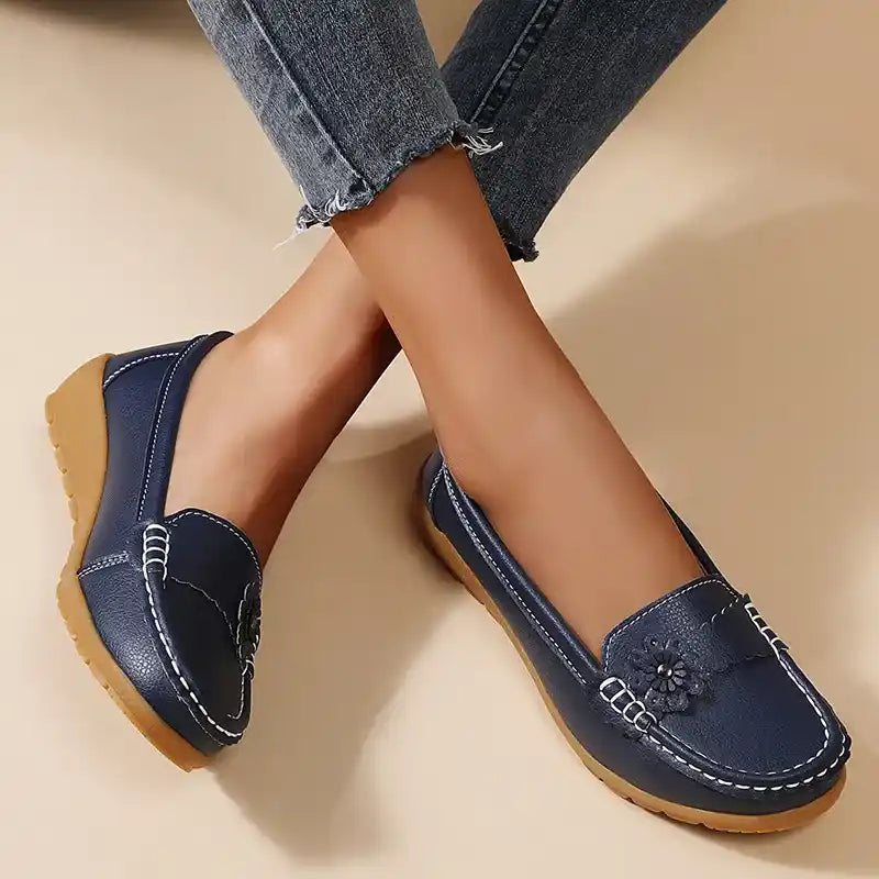 Women's soft sole comfortable leather shoes